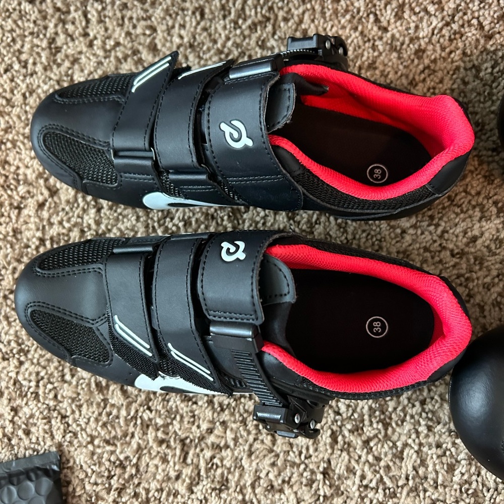 Women’s Peloton Cycling Shoes (D-clip) Size 38